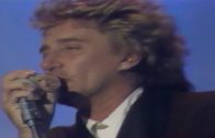 Rod Stewart and Ronald Isley – This Old Heart Of Mine 1989 + interview